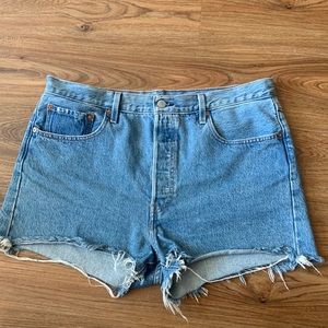 Levi’s women’s 501 High Rise denim shorts, size 31